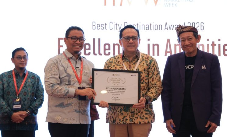 Unggul dalam Aksesibilitas Pariwisata Berkelanjutan, Pemko Pekanbaru Raih ITMW Destination Awards 2026 di Bali