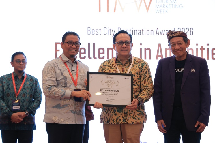 Unggul dalam Aksesibilitas Pariwisata Berkelanjutan, Pemko Pekanbaru Raih ITMW Destination Awards 2026 di Bali